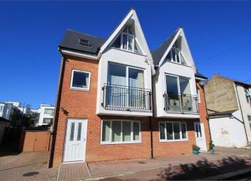 2 Bedroom Semi-detached house to rent