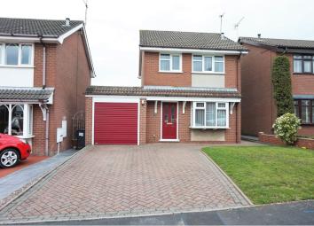 Detached house For Sale in Newcastle-under-Lyme