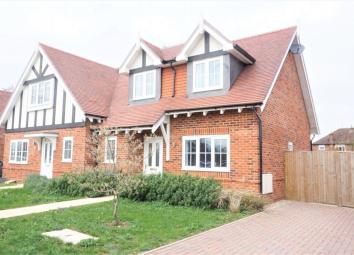 3 Bedroom Semi-detached house to rent