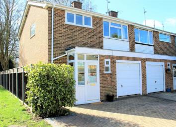 End terrace house For Sale in Farnborough