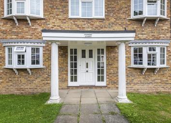 Flat To Rent in Loughton