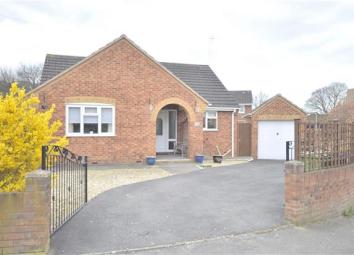 Detached bungalow For Sale in Gloucester