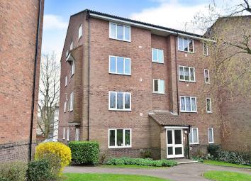 Flat For Sale in East Grinstead