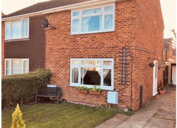 Semi-detached house For Sale in Aylesbury