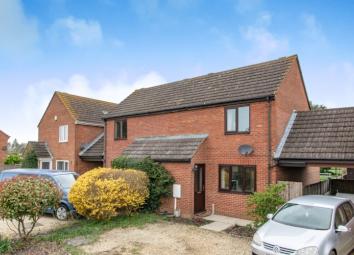 Semi-detached house To Rent in Bicester