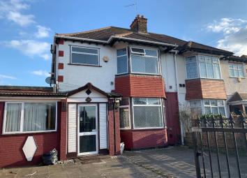Semi-detached house To Rent in Hounslow