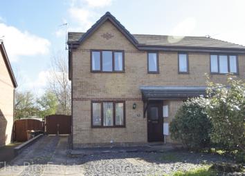 Semi-detached house To Rent in Deeside