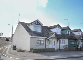 Bungalow For Sale in Bristol