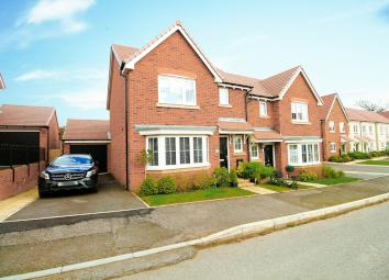 Semi-detached house For Sale in Malpas