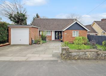 Detached bungalow For Sale in Westbury