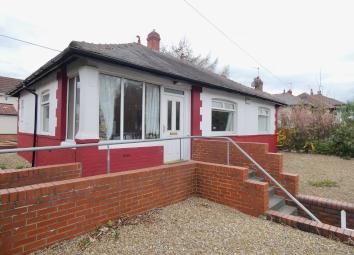 Detached bungalow For Sale in Leeds