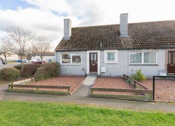 Semi-detached bungalow For Sale in Musselburgh