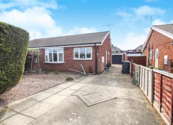 Semi-detached bungalow For Sale in Scunthorpe