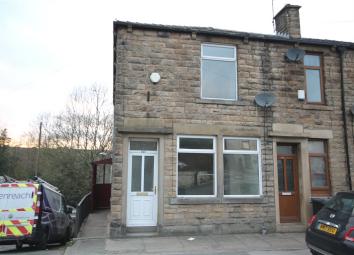 End terrace house To Rent in Rochdale