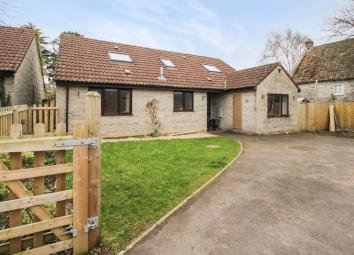 Detached house For Sale in Glastonbury