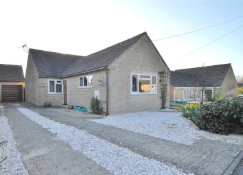 Bungalow For Sale in Stroud