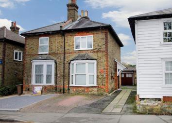 Semi-detached house For Sale in Sutton