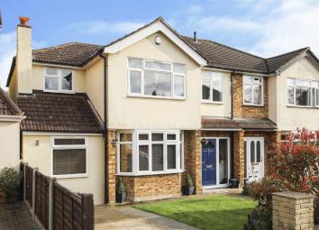 Semi-detached house For Sale in Brentwood