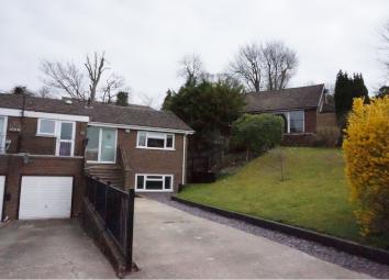 Semi-detached house To Rent in Westerham
