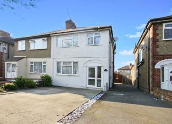 Semi-detached house For Sale in Northolt