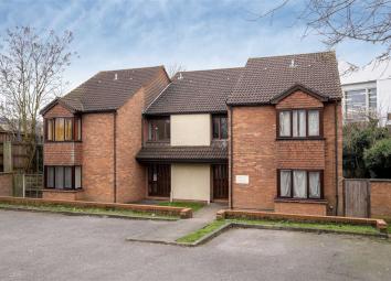 Studio To Rent in West Drayton