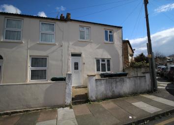 Terraced house To Rent in Gravesend
