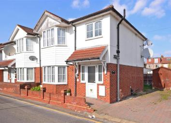 End terrace house For Sale in Ilford