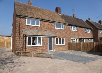 Semi-detached house For Sale in Leighton Buzzard