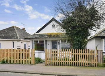 Detached bungalow For Sale in Herne Bay