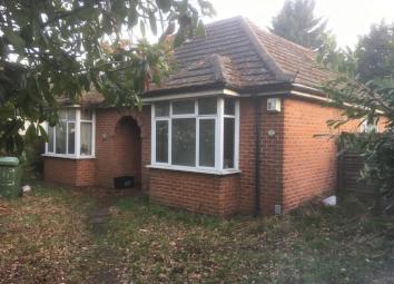 Detached bungalow For Sale in Wokingham