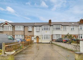 Terraced house For Sale in Enfield