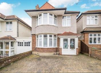 Detached house For Sale in Woodford Green