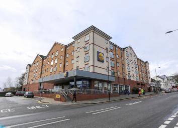 Flat To Rent in Greenford