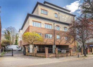 Flat For Sale in Slough