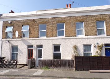 Terraced house To Rent in Gravesend
