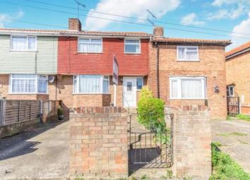 Terraced house For Sale in Rochester