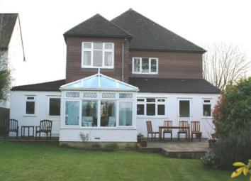 Detached house For Sale in South Croydon