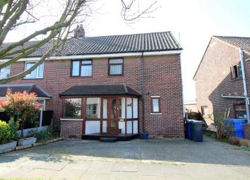 Semi-detached house For Sale in Grays
