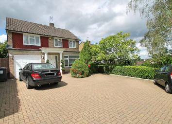 Detached house For Sale in Bushey