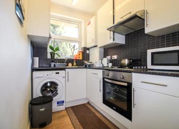 Flat To Rent in Stanmore