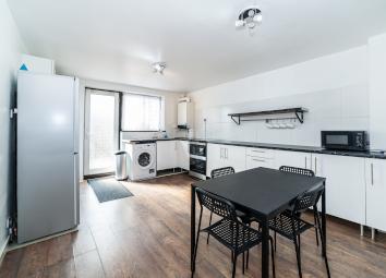 Town house To Rent in London
