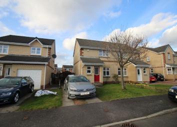 Semi-detached house For Sale in Erskine