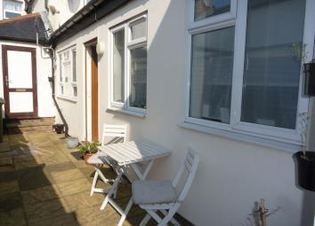 Flat For Sale in West Molesey