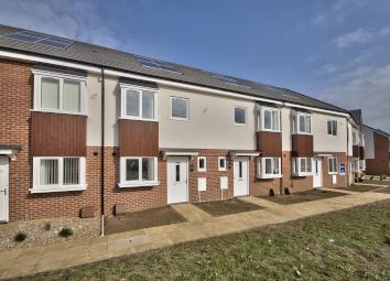 Terraced house For Sale in Bedford