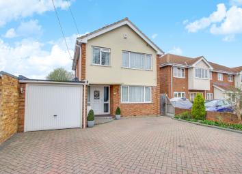 Detached house For Sale in Benfleet