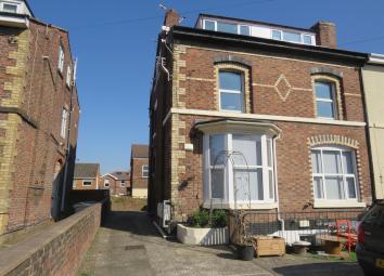 Flat For Sale in Prenton