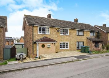Semi-detached house For Sale in Aylesbury