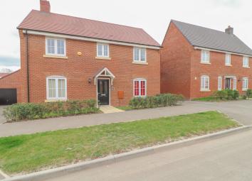 Detached house For Sale in Dunstable