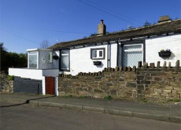 Semi-detached bungalow For Sale in Bradford