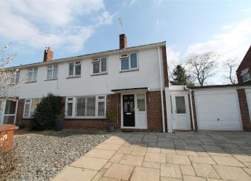 Semi-detached house For Sale in Hatfield